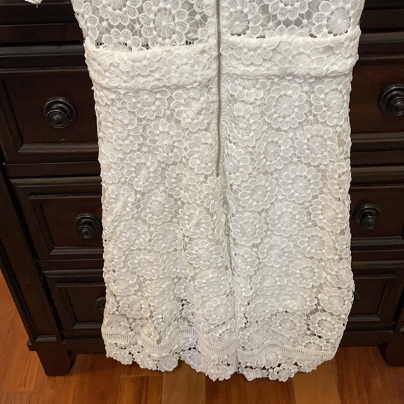 white lace Crocheted dress size 6 - Picture 7 of 11